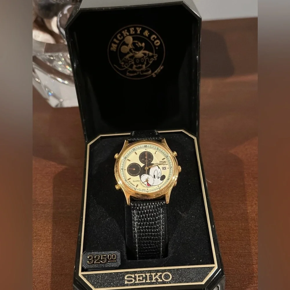 EUC Men's Disney Seiko Mickey Mouse Chronograph Date Alarm Watch & Original Box